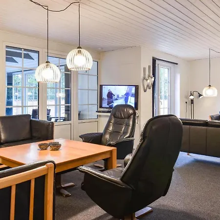 6 Bedroom Awesome In Ulfborg بيت للعطل *