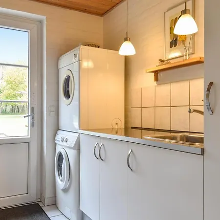 6 Bedroom Awesome In Ulfborg بيت للعطل